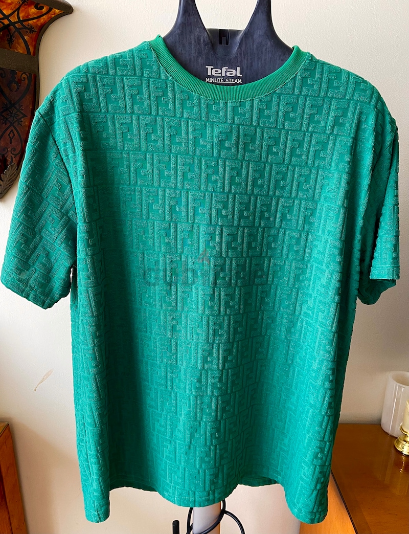 te momentum Joke Brand new Fendi logo green men T-shirt size xl | dubizzle