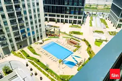 Luxouriouse| Pool View | Chiller Free | 4 Cheques