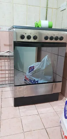 Indesit Free Standing 60X60 Cm 4 Ceramic Electric Cooker I6VV2AXEX FREE DELIVERY +WARRENTY