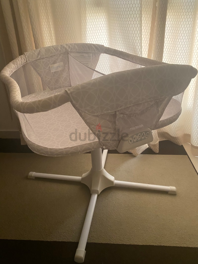 Used halo hot sale twin bassinet