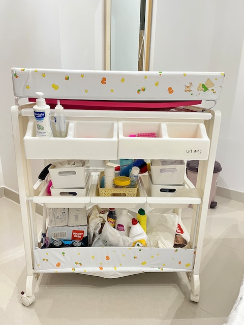 Open clearance changing table