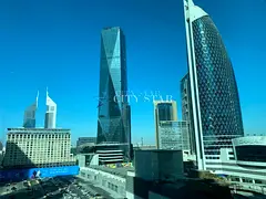 Vacant, Bright Spacious Next To Metro