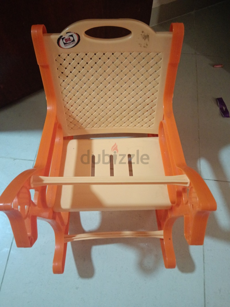 Dil plastic 2024 chairs price