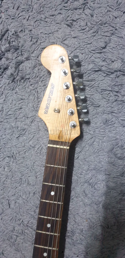 Lefthanded electric guitar