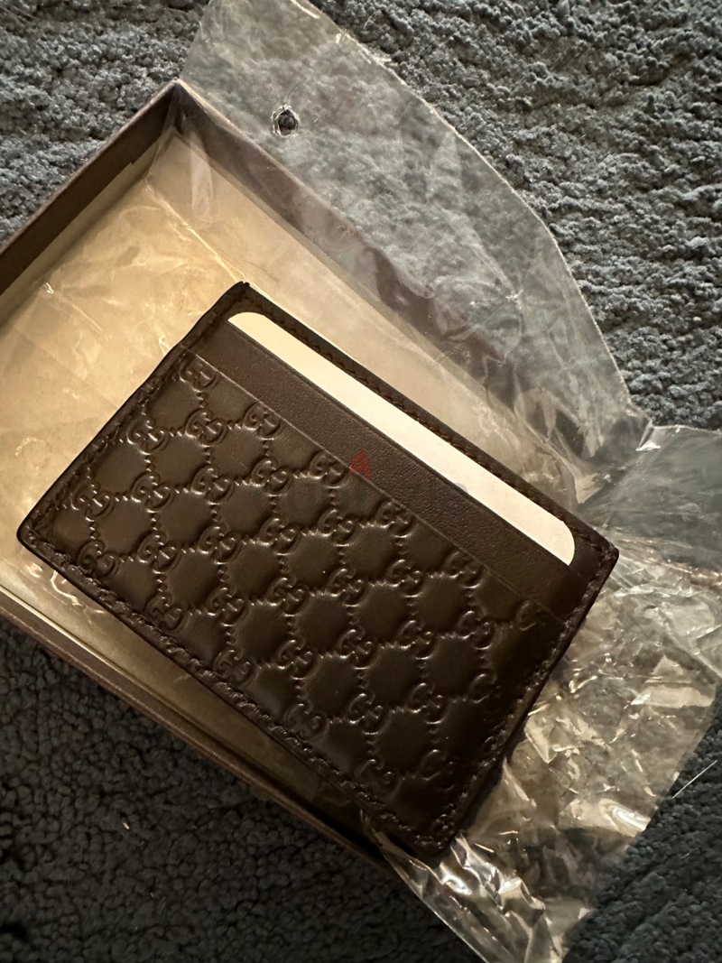 Gucci Kingsnake Print GG Supreme Card Holder, Men's Fashion, Watches &  Accessories, Wallets & Card Holders on Carousell