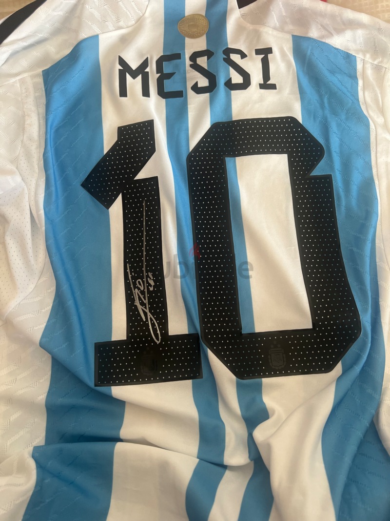 Lionel Messi Signed Argentina Jersey - Beckett COA