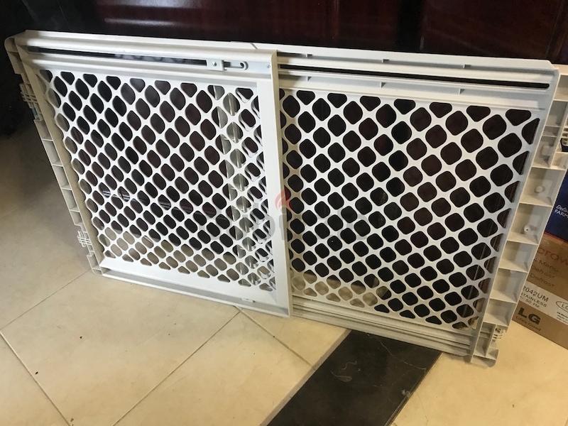 Baby gate hot sale plastic