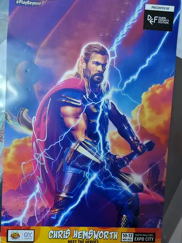 CHRIS HEMSWORTH AUTOGRAPH FOR SALE