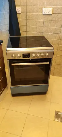 Whirlpool 60 X 60 4 Radiant Cooking Zones Full Electric Cooker Self Cleaning FREE DELEVERY +WARRENTY