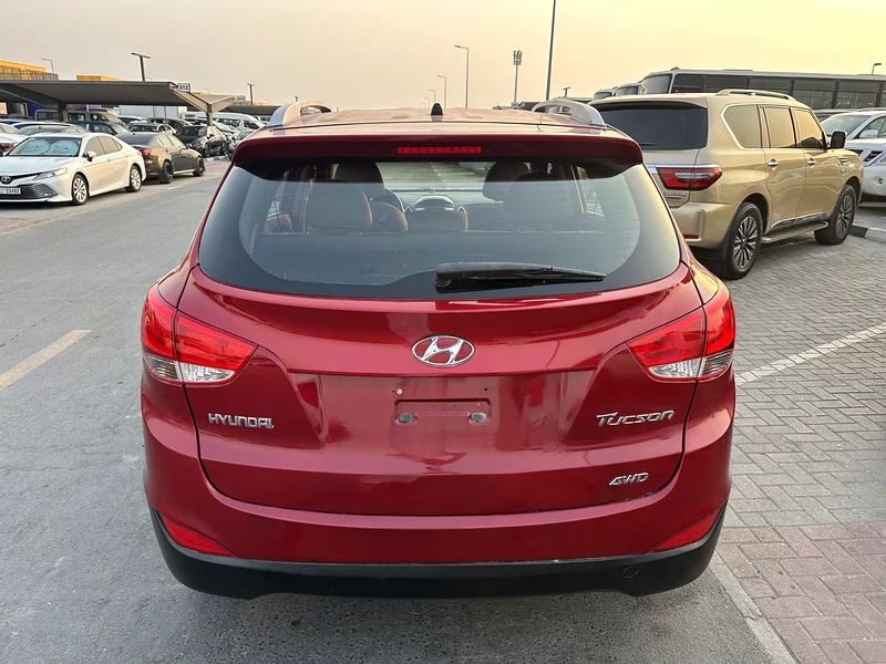 Hyundai tucson 2013 red color GCC calen car63156541368962114