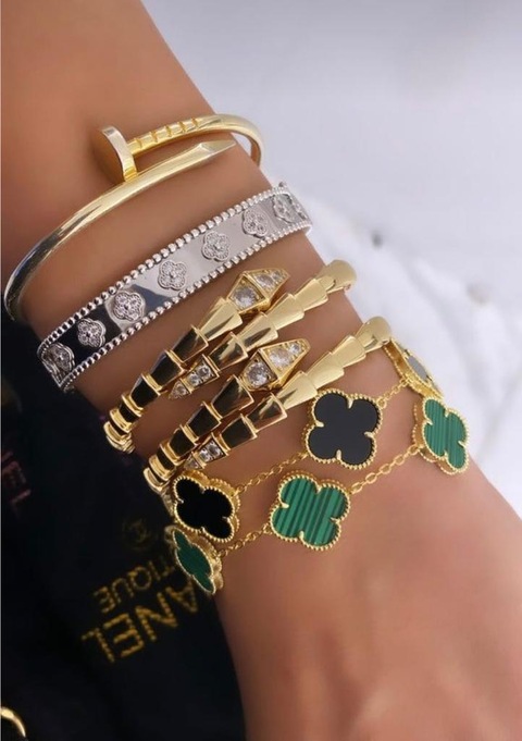 Which colour of Vintage Alhambra bracelet to stack with Cartier love  bracelets?