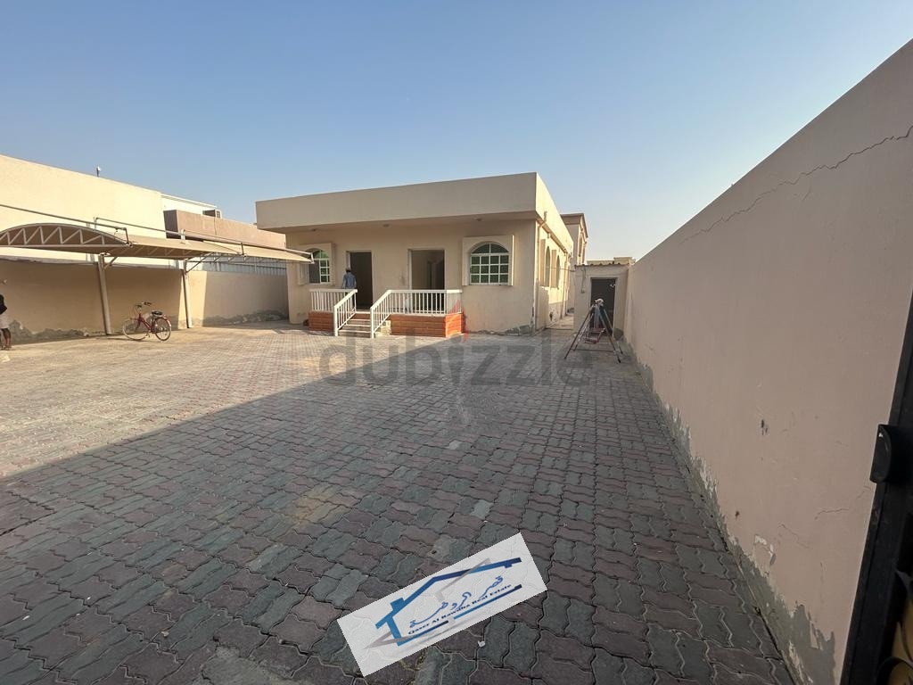 One Floor Villa For Rent In Rawda