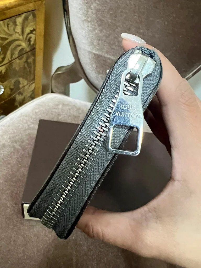 محفظة لويس فويتون زيبّي63241666933379113