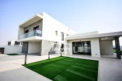 Vacant | Luxury Villa In Prestigious Community