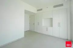 Spacious Apt, Burj Khalifa View, Near Metro!