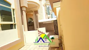 Wow Amazing Villa With Us