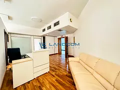 Chiller Free|| Furnished|| Close To Metro ||