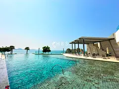 Seafront Living / High Floor / Luxury Furniture