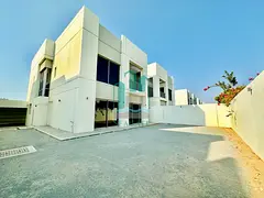 Brand New Modern 5-bedroom Villa/ Garden /pool