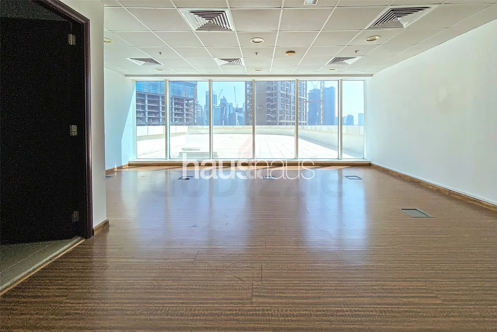Fully Fitted | Near Metro | Vacant