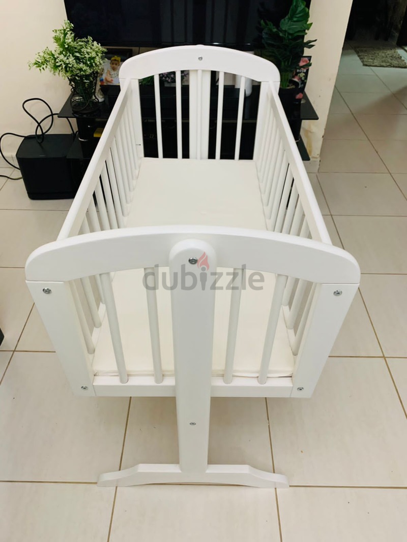 Dubizzle baby hot sale crib