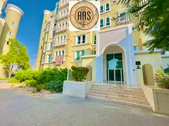 Very Nice Building Specious Studio Flat Nearby Metro Station || Free Parking Lot || Sami Closed Kit