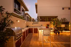 Corner Villa-italian Furniture- Available | Spacious | Upgraded
