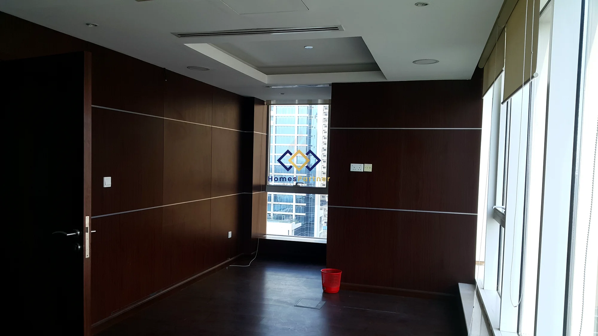 Fully Furnished Office | Fully Fitted | Near To Bus Stop | With Glass Partitions