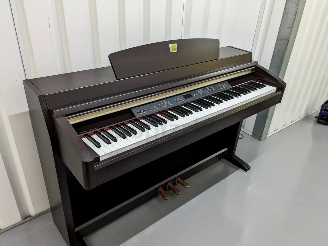 YAMAHA CLP 230 ROSEWOOD DIGITAL PIANO FOR SALE