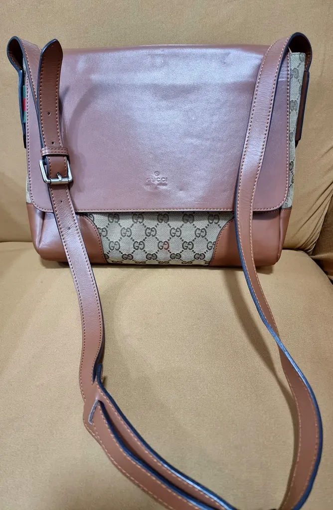 Gucci messenger bag