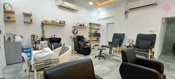 Ladies Saloon For Sale | Fully Equiped And Furnished
