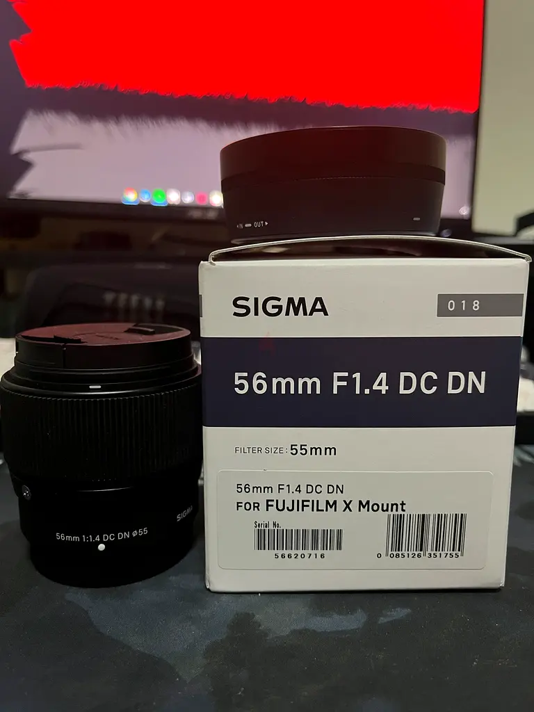 Sigma 56mm 1.4f lens (Fuji X mount)