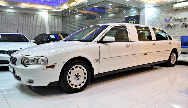 EXCELLENT DEAL for our Volvo S80 2.9 LIMOUSINE! (2004 Model!) in White Color! GCC Specs63177574586243111
