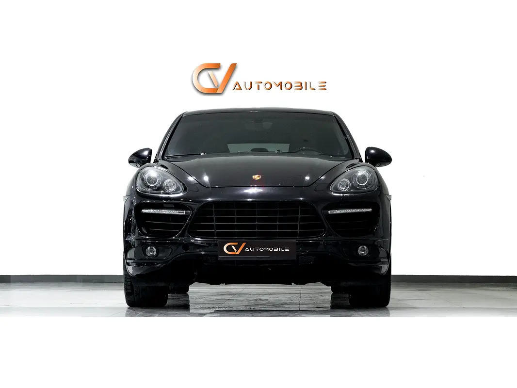 2013 Porsche Cayenne GTS GCC Spec