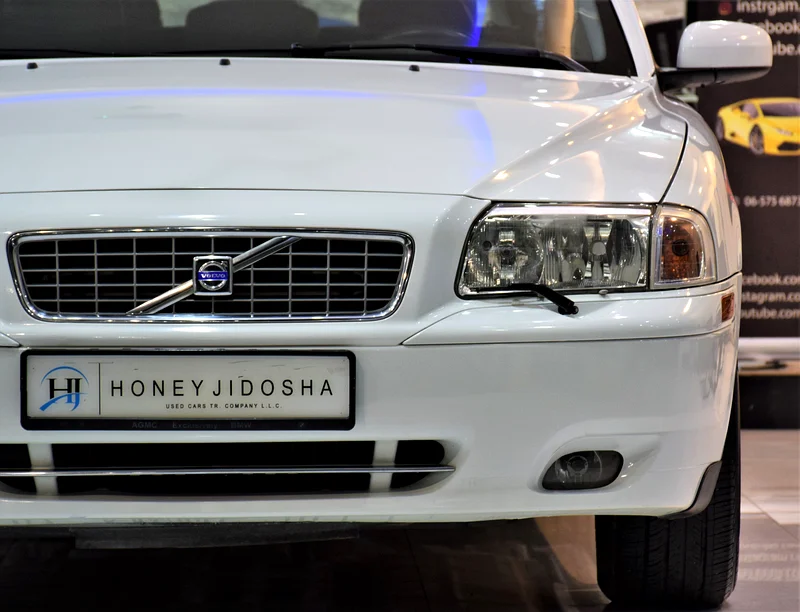 EXCELLENT DEAL for our Volvo S80 2.9 LIMOUSINE! (2004 Model!) in White Color! GCC Specs63177574586243113