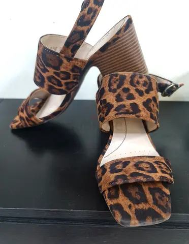 New Pure leather Naturalizer. Suze 39