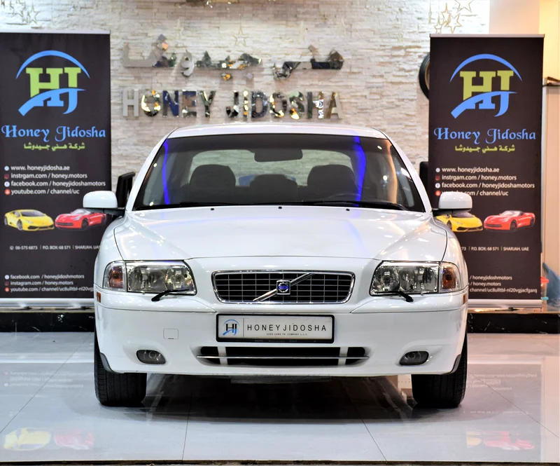 EXCELLENT DEAL for our Volvo S80 2.9 LIMOUSINE! (2004 Model!) in white color! GCC specs632213003535371117
