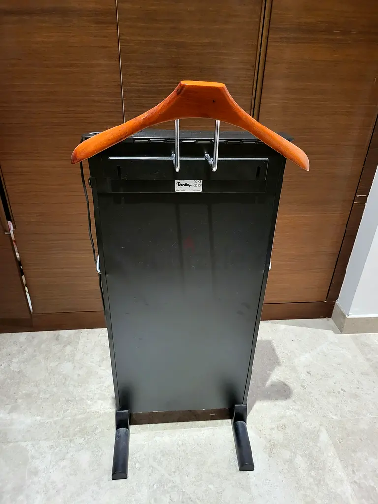 Pants presser Bentley