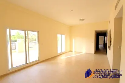 Podium View / Large Layout /