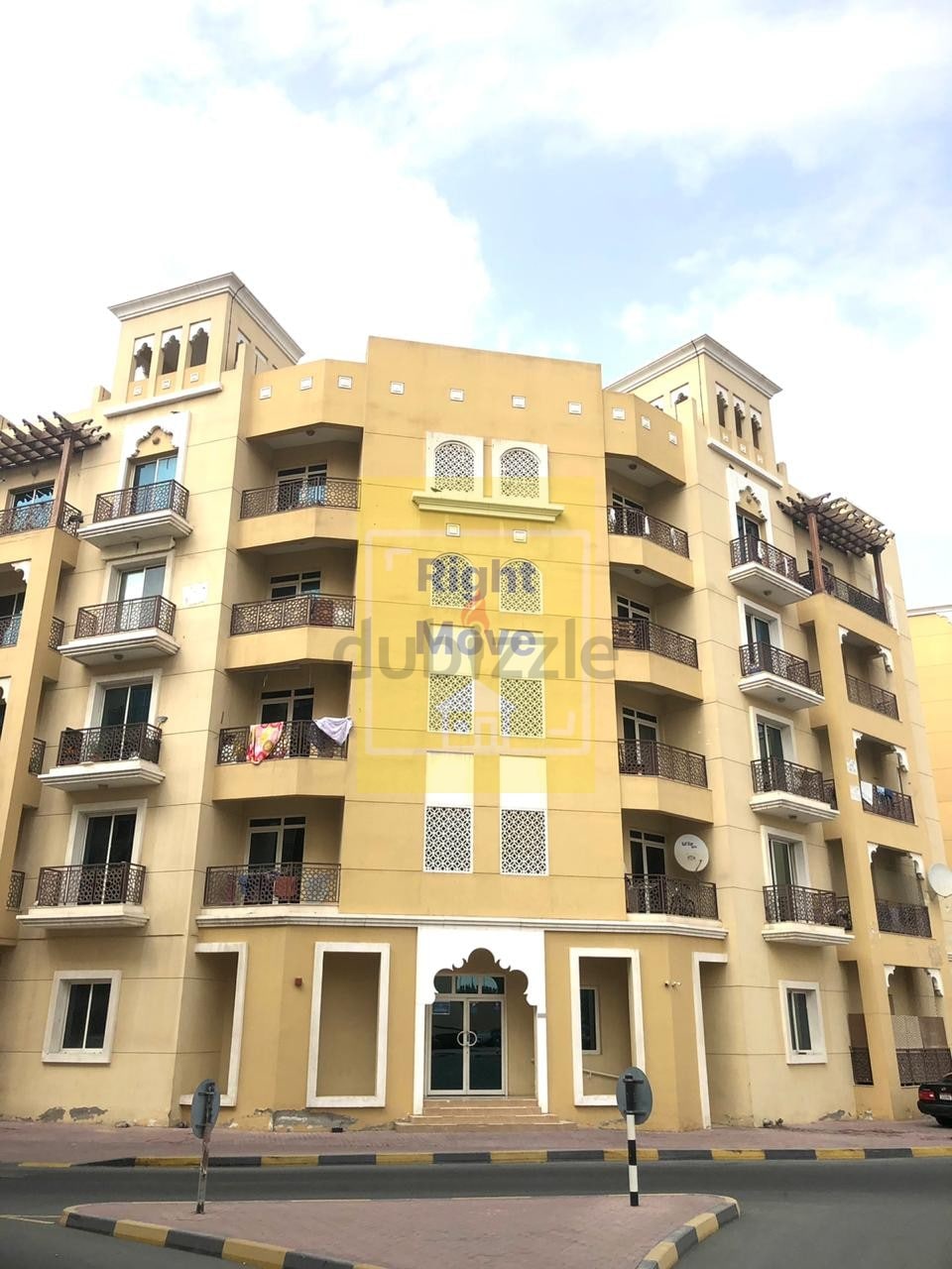 Spacious | Studio With Balcony| Family Building | For Rent In Emirates Cluster International City