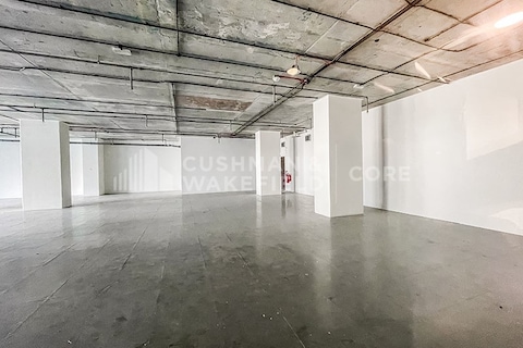 Fitted Office | Low Flor | Difc Freezone License
