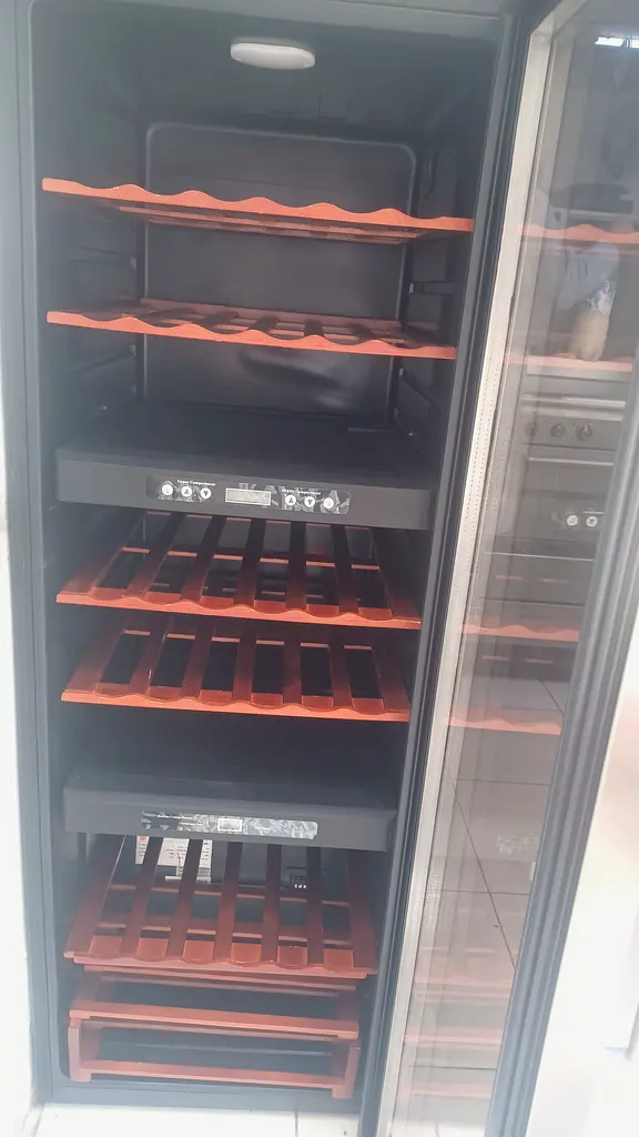 Hoover wine cooler 70 bottle dual temperature