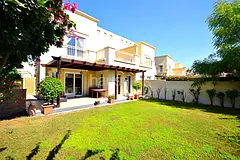 Beautiful Lake View | Upgraded 1e | Immaculate