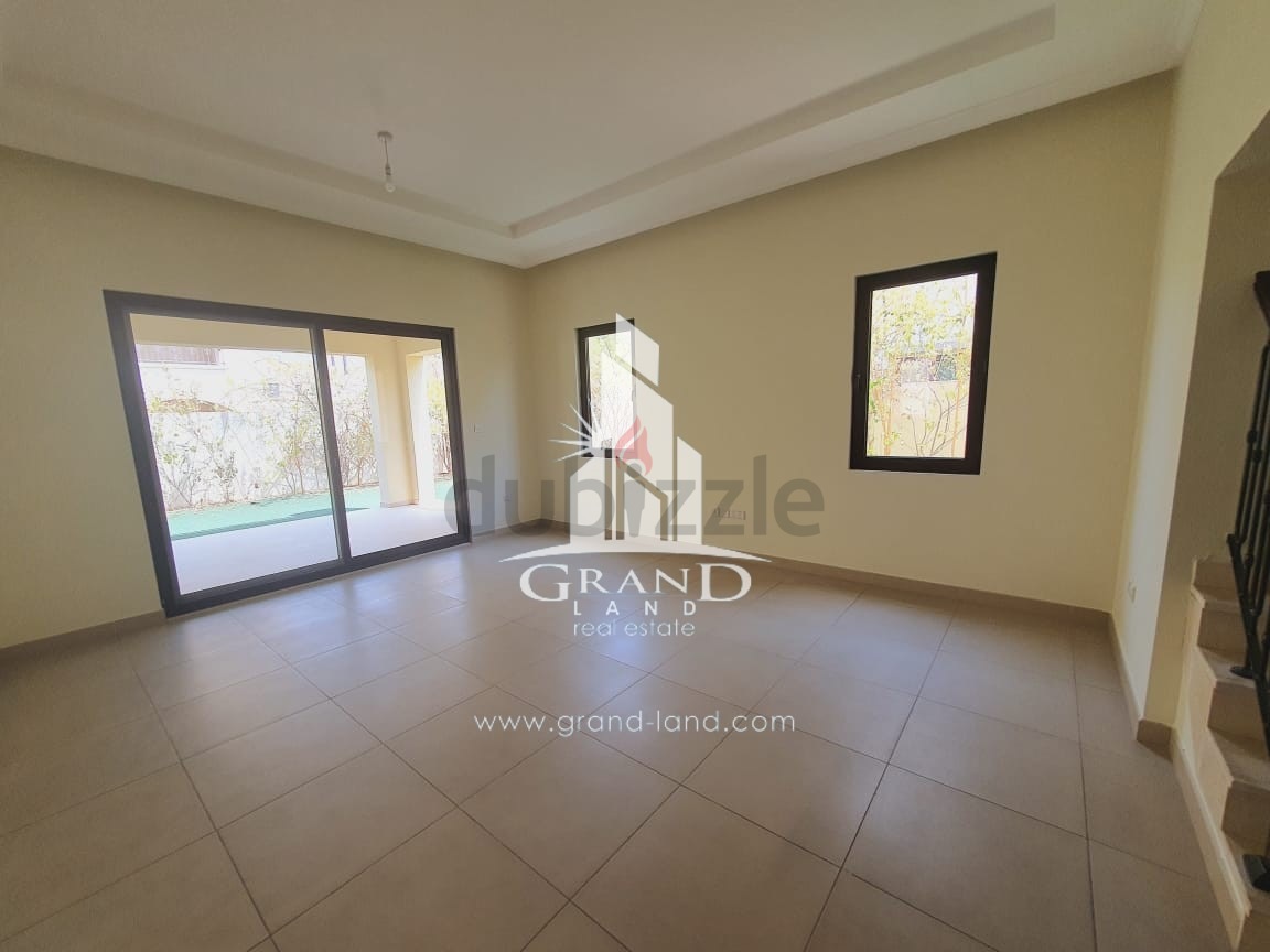 Spacious || Top Class Well Maintained 5 Br Villa Available For Rent