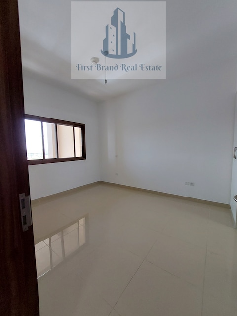 Luxurious 3 Bhk Duplex With Maids Room