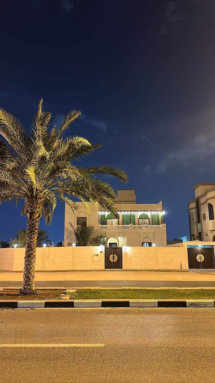 *** URGENT SALE- Elegant 5 Bhk Duplex Villa With Furniture Available in Al Sabkha Area ***