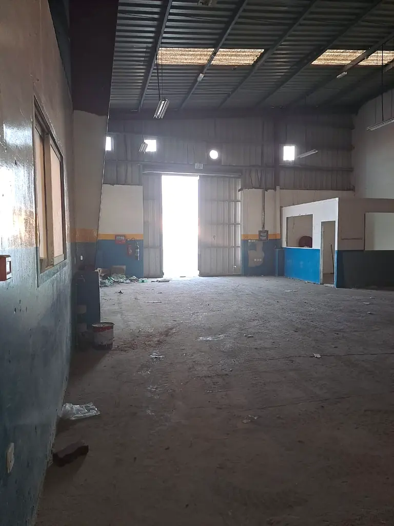 Warehouse 2000 SQFT WAREHOUSE FOR RENT WITHOUT ELECTRICITY AND WATER