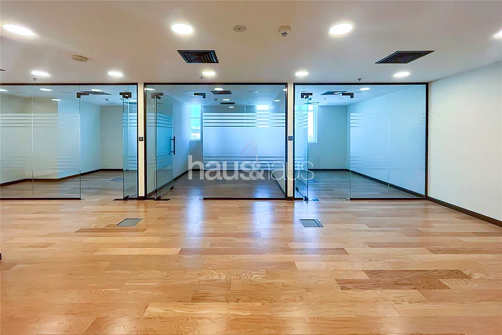 Large Office | High Quality Fit Out | Dmcc