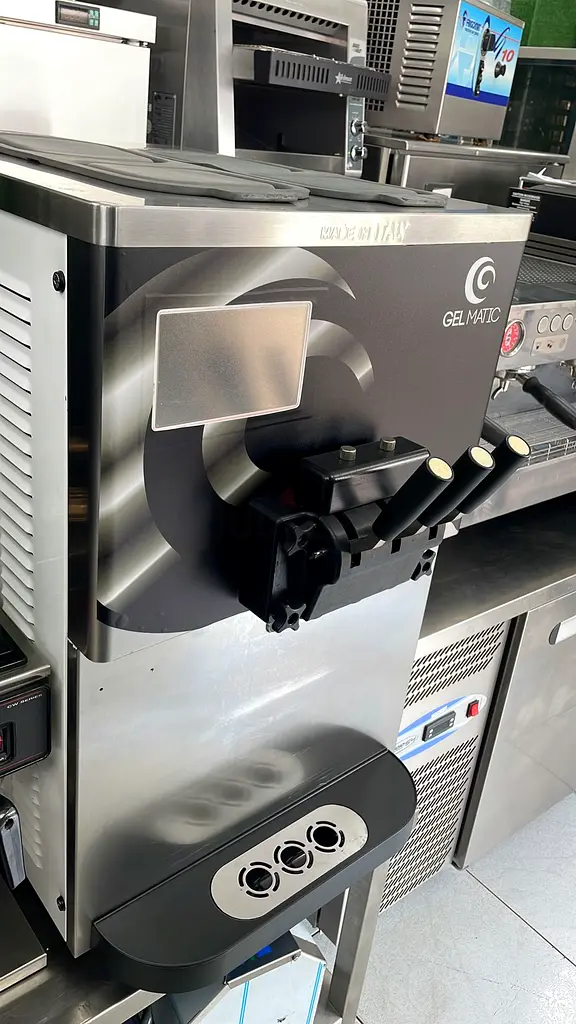Gelmatic ice cream machine دوبيزل