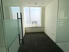 Fitted | Close To Metro | 10 Parkings